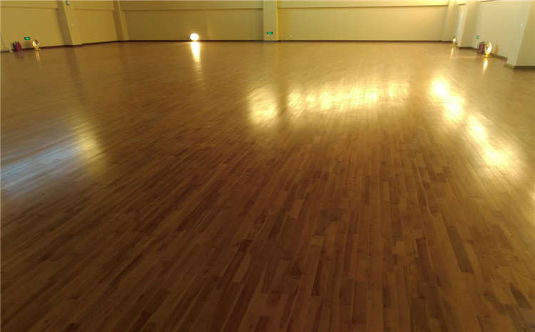 安徽楓樺木體育場地板廠家電話