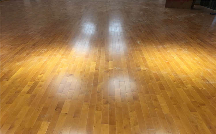 國內(nèi)籃球場(chǎng)地板價(jià)格