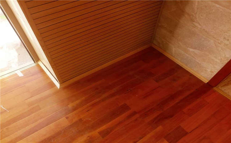 橡膠木NBA籃球場木地板怎么維修？