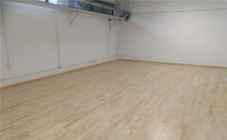 燈塔體育地板廠家價(jià)格