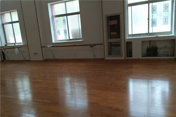 寧夏中寧天元錳業(yè)舞蹈木地板成功案例 寧夏中寧天元錳業(yè)舞蹈木地板成功案例