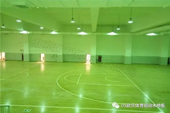 �Ĵ���֦��ĳ�W(xu��)У�\(y��n)��ľ�ذ尸��